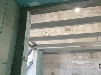 Укладка плитки в санузле, другие виды ремонтных работ