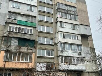Монтаж винилового сайдинга на балконы