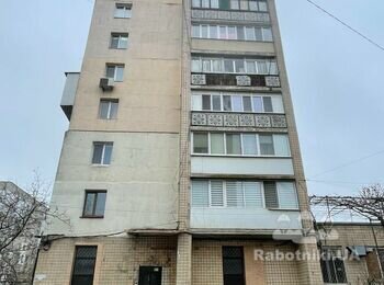 Монтаж винилового сайдинга на балконы