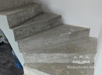 Покриття сходів. Наливні сходи