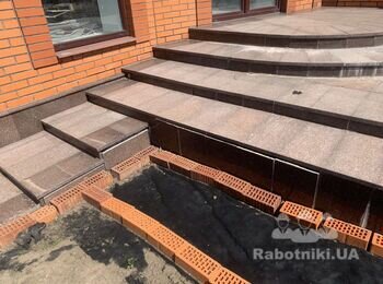 Потрібно відремонтувати стару гранітну плитку і укласти нову
