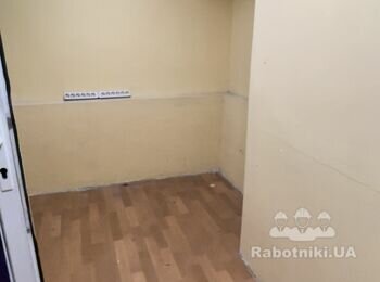 Выровнять стены, покрасить, выровнять полы. 12 кв.м. Бюджет примерный