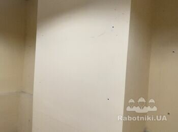 Выровнять стены, покрасить, выровнять полы. 12 кв.м. Бюджет примерный