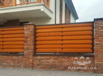 Побудувати 140м. паркану з воротами