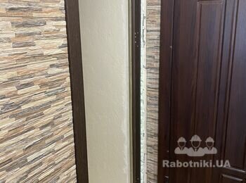 Перенести пройом двері з однієї сторони