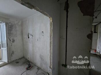Демонтаж штукатурки с 2 стен и демонтаж плитки в туалете, вывоз мусора