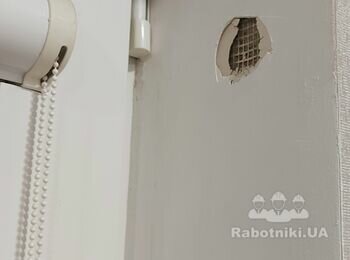 Отделка откосов 1 дверь, возле окна зашпаклевать вм'ятини