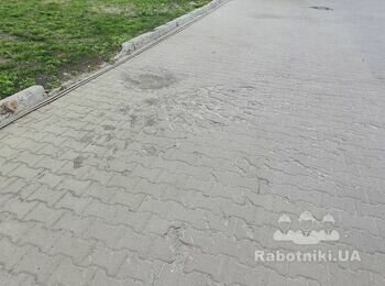 Ремонт (заміна) бруківки.