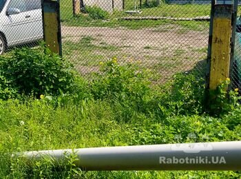 Встановлення паркану з наявного матеріалу