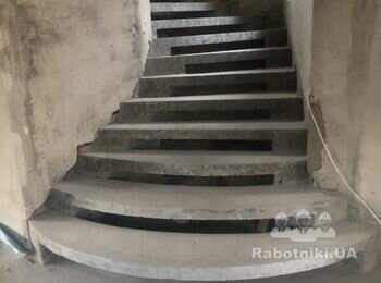 Необхідно виготовити та встановити поручні з дуба