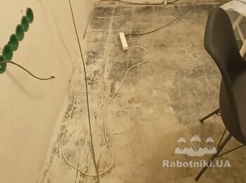 Зробити: ванну, туалет під ключ, в кухни штукатурка і підлога.