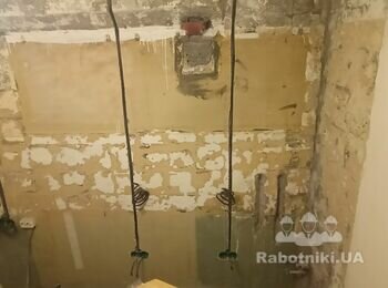 Зробити: ванну, туалет під ключ, в кухни штукатурка і підлога.