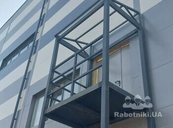 Монтаж навісів із полікарбонату