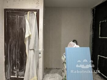 Куренівка (вул. Приорська). Ремонт в кімнаті 13 кв.м.