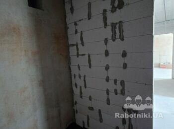 Водопостачання, каналізація та водяна тепла підлога в новобудові.