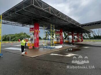 Монтаж профнастилу на стелю 750м2