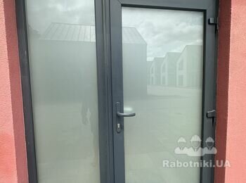 Заміна замка та ручки на вхідних металопластикових дверях