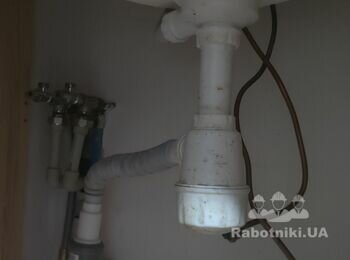 Установка мойки на кухне