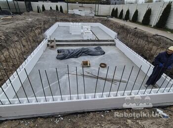 С.Романков, заливка блоков и бетонногопояса