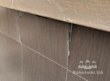 Укладення плитки на прямі сходи ганка (900грн/м. пог)