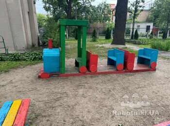 Зняти стару фарбу з дит.майданчика, шліфувальною машинкою ( болгаркою)