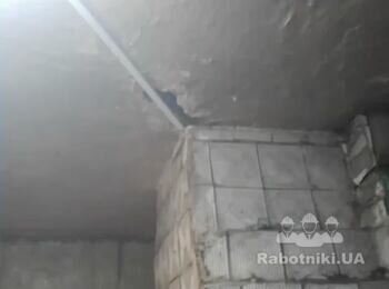 Капітальний ремонт старого будинку: дах, стіни, підлога, стеля