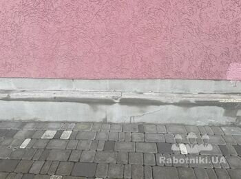 Укладання 30 кв. м. керамогранітної плитки на цоколь будинку