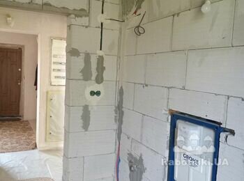 Укладка плитки 30х60см 30м2 в санузле. Вышгород