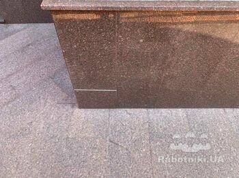 Потрібні спеціалісти на ремонт старої гранітної плитки, укладка нової