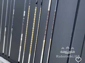 Потрібно виготовити розпашні ворота та калітку під ключ з автоматикою