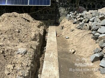 Потрібно укласти опорні стінки з бутта