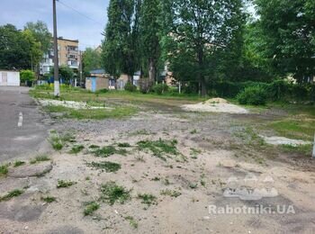 Улаштування майданчика з тротуарної плитки розміром 14 х 28 м