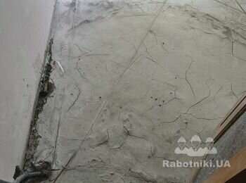 Вирівнювання підлоги самовирівнюючою сумішю