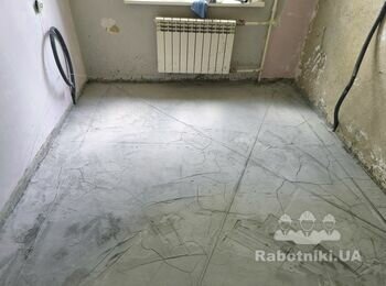 Вирівнювання підлоги самовирівнюючою сумішю