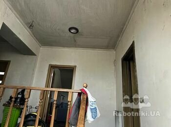 Потрібно 2-4 людини на косметичне відновлення приватного будинку