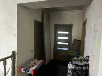 Потрібно 2-4 людини на косметичне відновлення приватного будинку