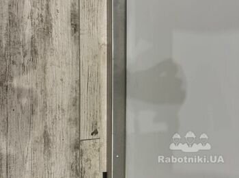 Поштукатурити укоси навколо вхідних дверей