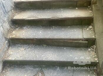 Ремонт сходів вхідної групи в житловий будинок.