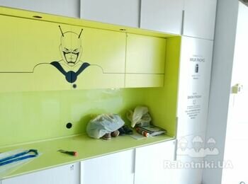 Розібрати та зібрати кухонну стінку