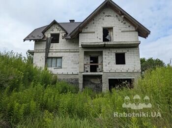 Переробити сходи у 2х поверховому будинку