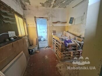 Демонтажні роботи промислової споруди