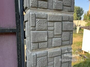 Вирівняти бетонний стовп воріт