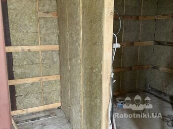 Шукаю професійних будівельників для внутрішніх оздоблювальних робіт.