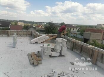 Улаштування нової покрівлі та виконання кладочних робіт