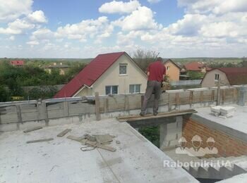 Улаштування нової покрівлі та виконання кладочних робіт