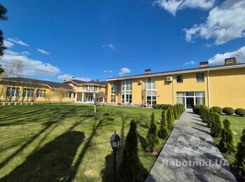 Облицювання фасаду 1000+м2 травертином (Київ)