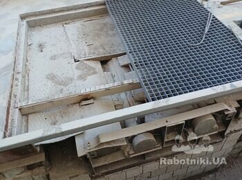 Підготувати місце під закладені 70*70*30 см, виставити і залити