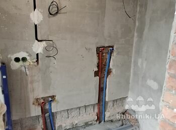Стяжка та плитка на підлогу та санвузлі