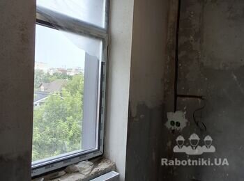 Стяжка та плитка на підлогу та санвузлі
