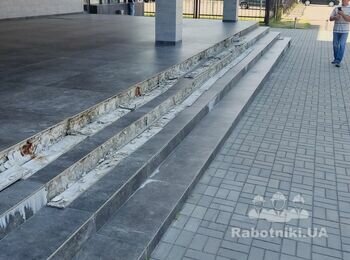 Ремонт ступеней входной группы из керамической плитки 40 м2